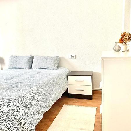 Apartamento A 200 Metros Paseo Zorrilla Valladolid Bagian luar foto